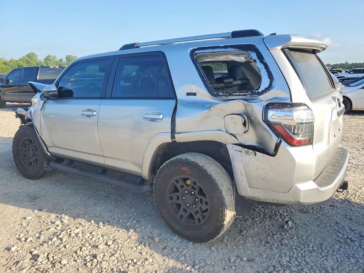 2024 Toyota 4Runner Sr5 Premium - Image 2