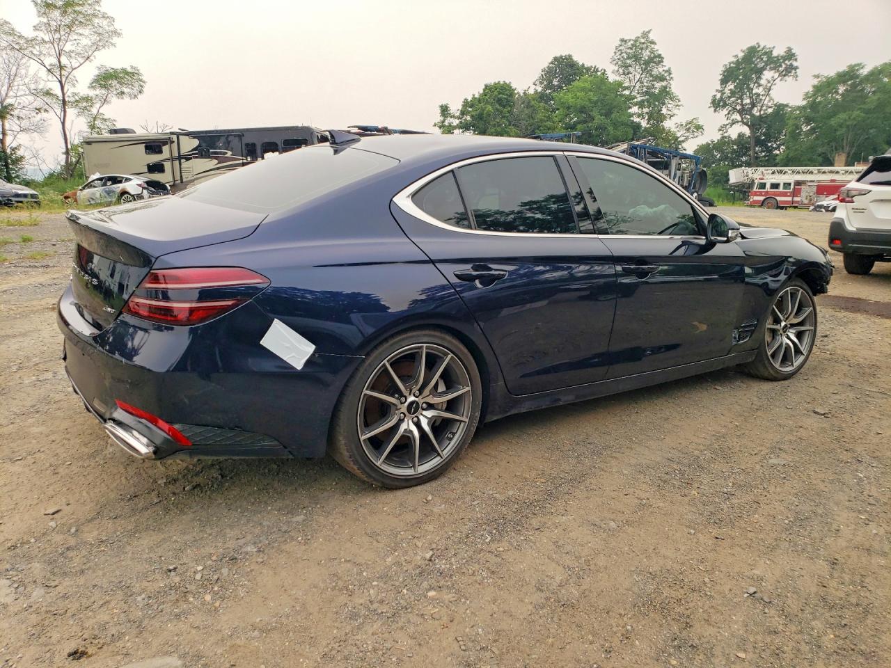 2026 Genesis G70 2.5T Standard - Image 3