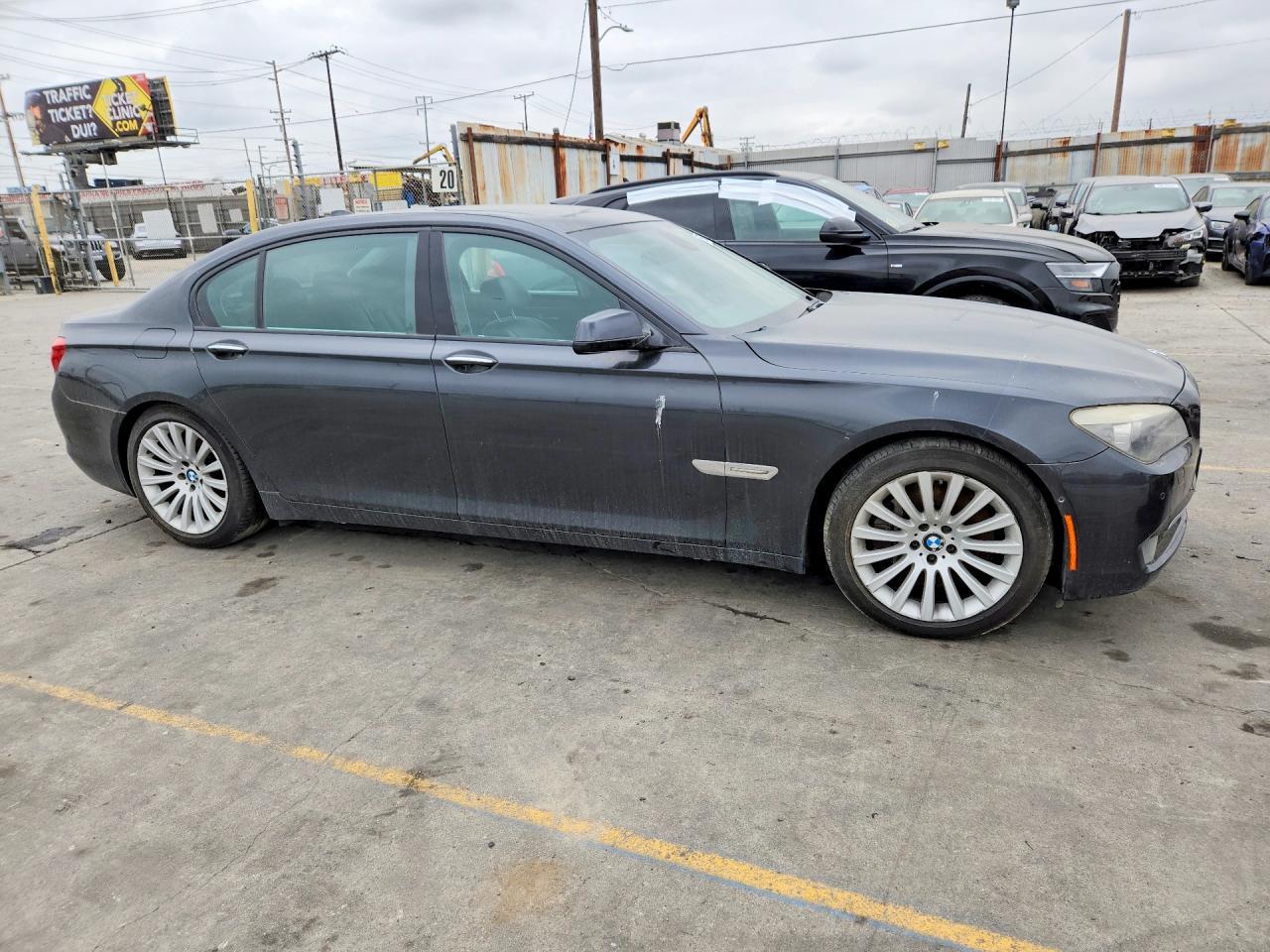 2012 BMW 750 Li - Фото 4