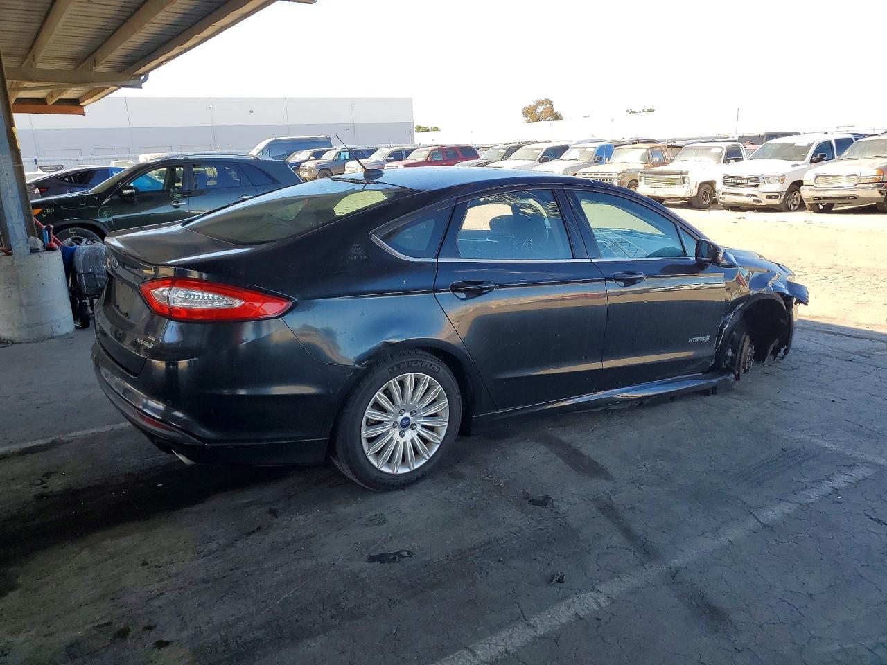 2014 Ford Fusion Se Hybrid - Фото 3