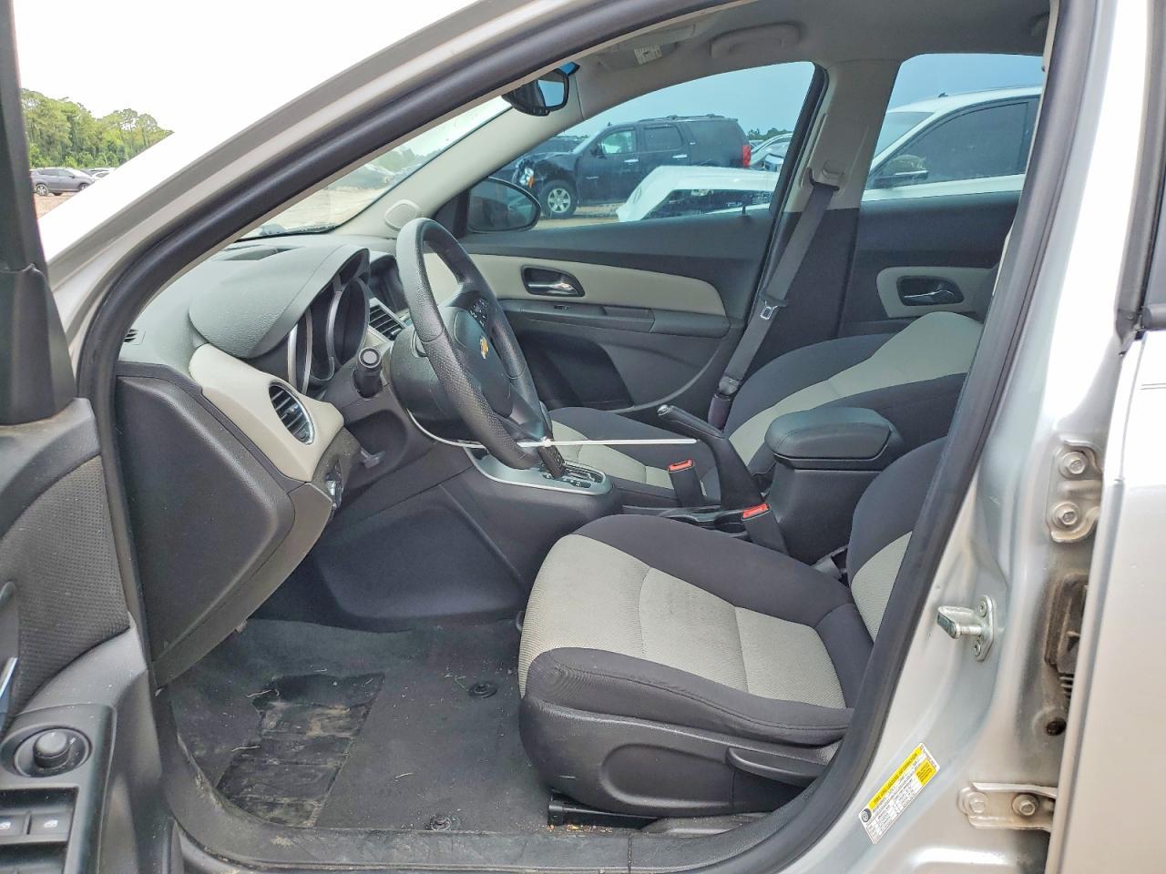 2014 Chevrolet Cruze Ls - Фото 7