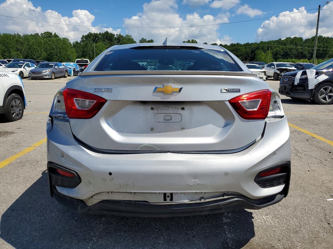 2016 Chevrolet Cruze Premier - Image 6