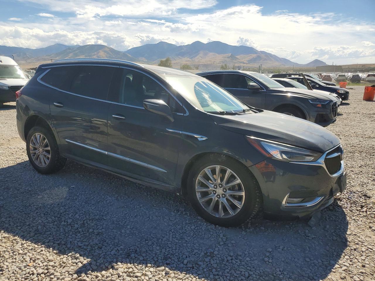 2018 Buick Enclave Essence - Image 4