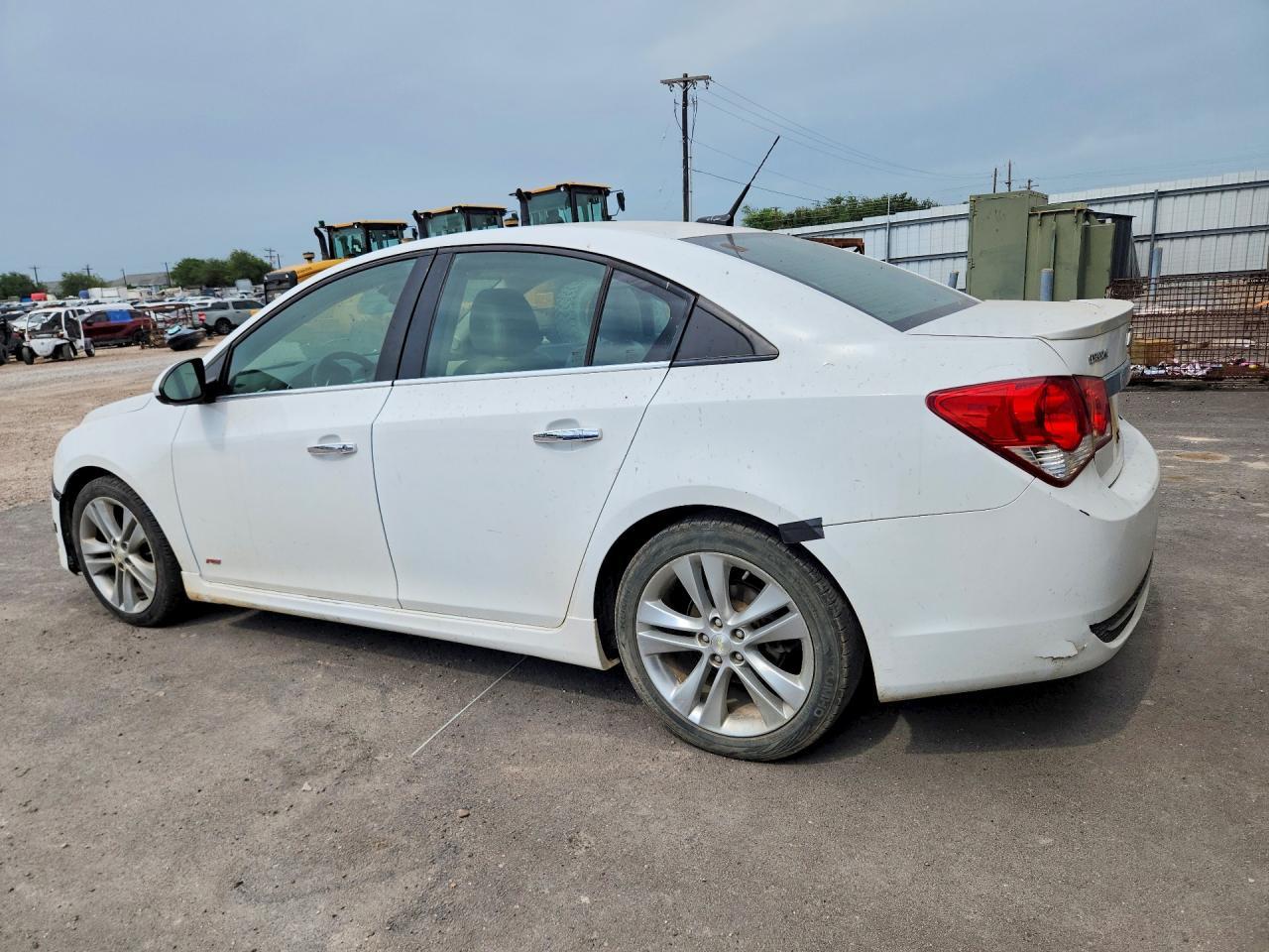 2014 Chevrolet Cruze Ltz - Image 2