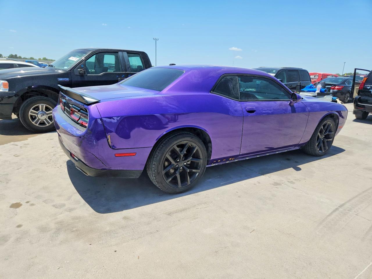 2023 Dodge Challenger Sxt - Фото 3