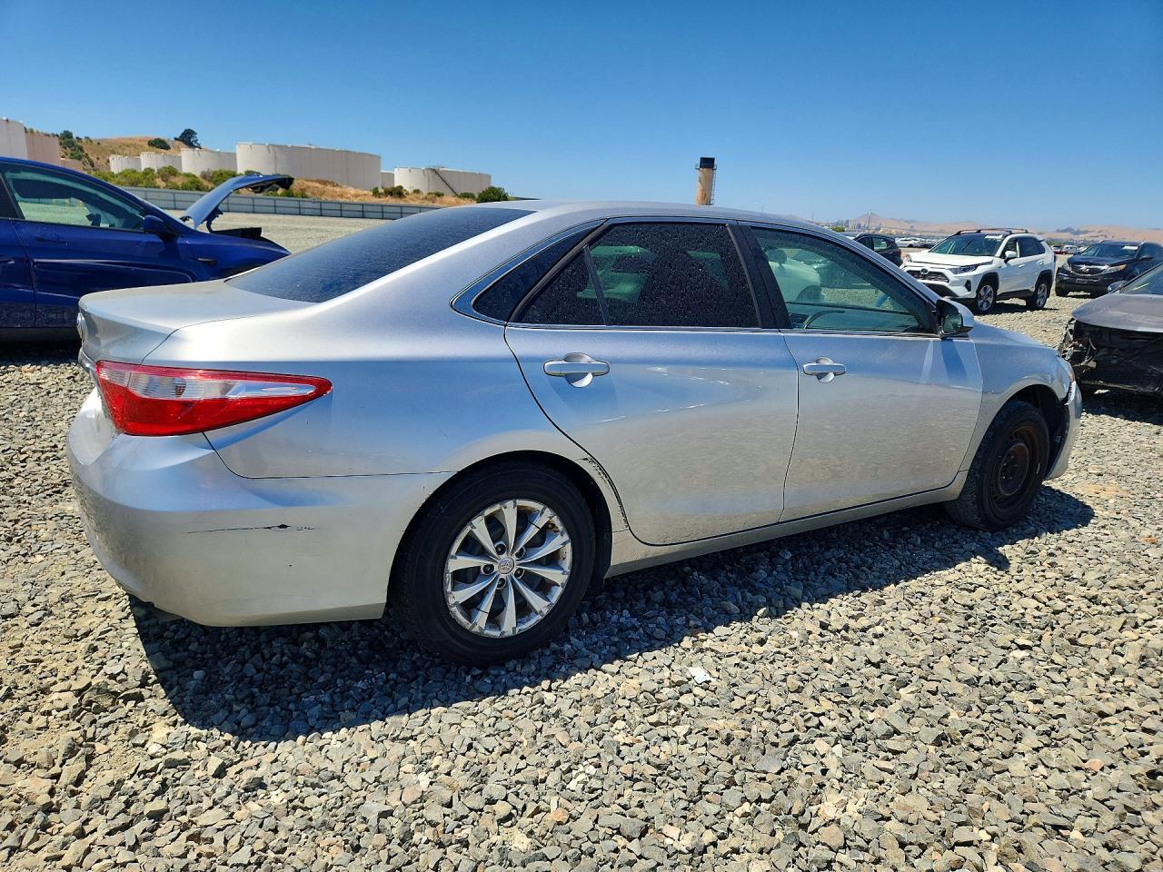 2015 Toyota Camry Le - Фото 3