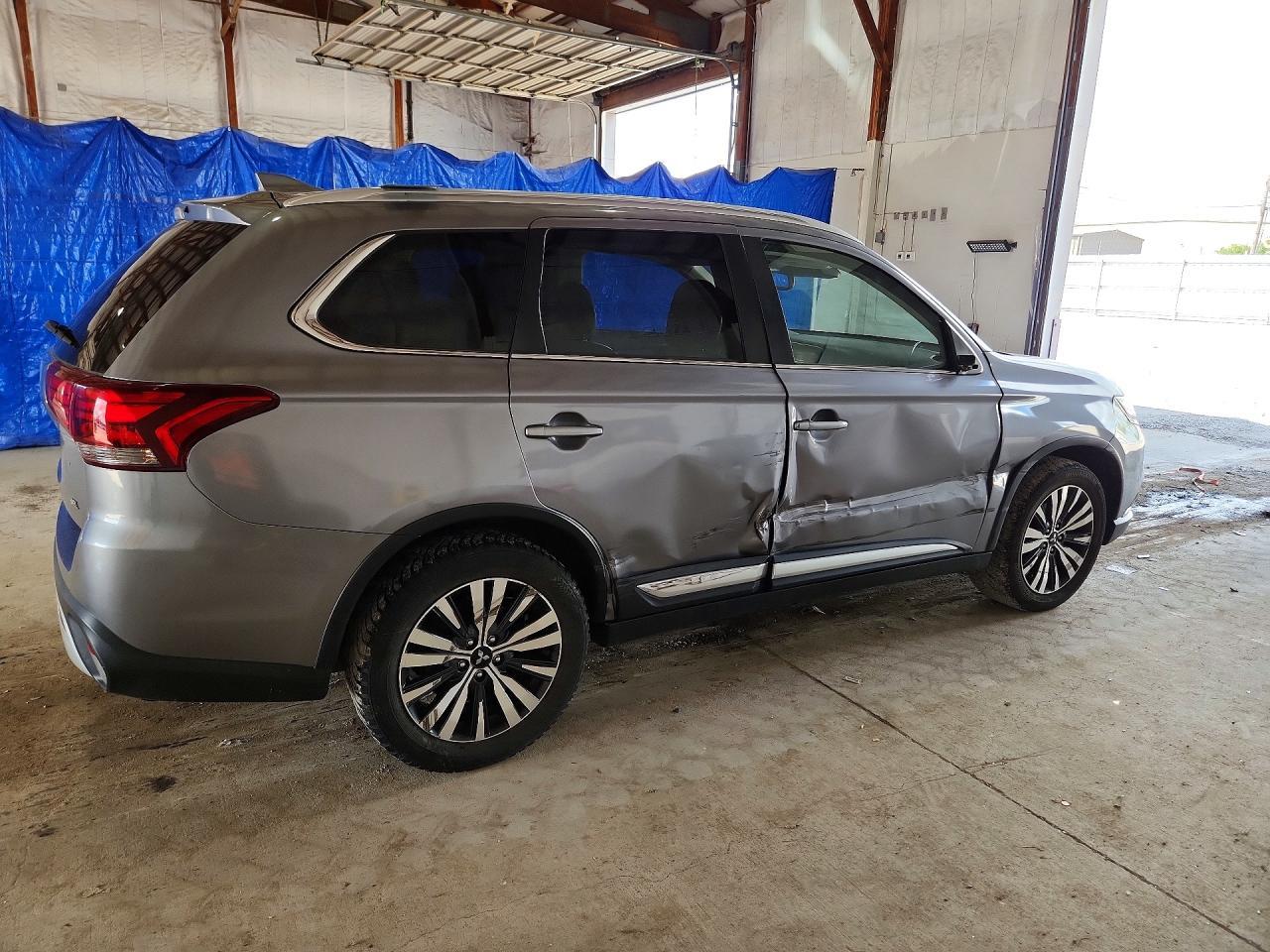 2020 Mitsubishi Outlander Se - Фото 3