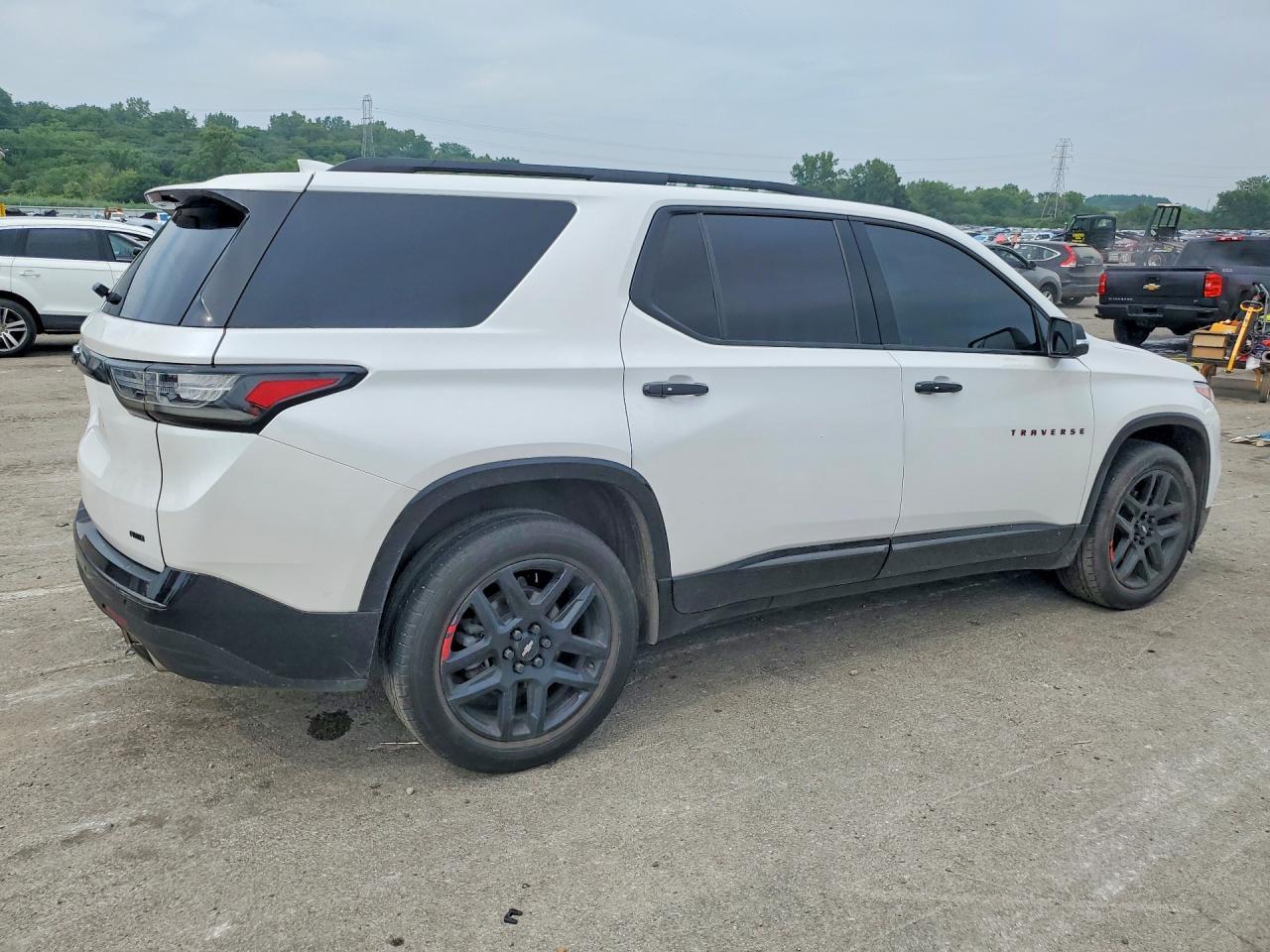 2021 Chevrolet Traverse Premier - Image 3
