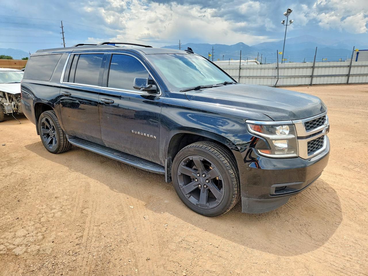 2017 Chevrolet Suburban K1500 Ls - Фото 4