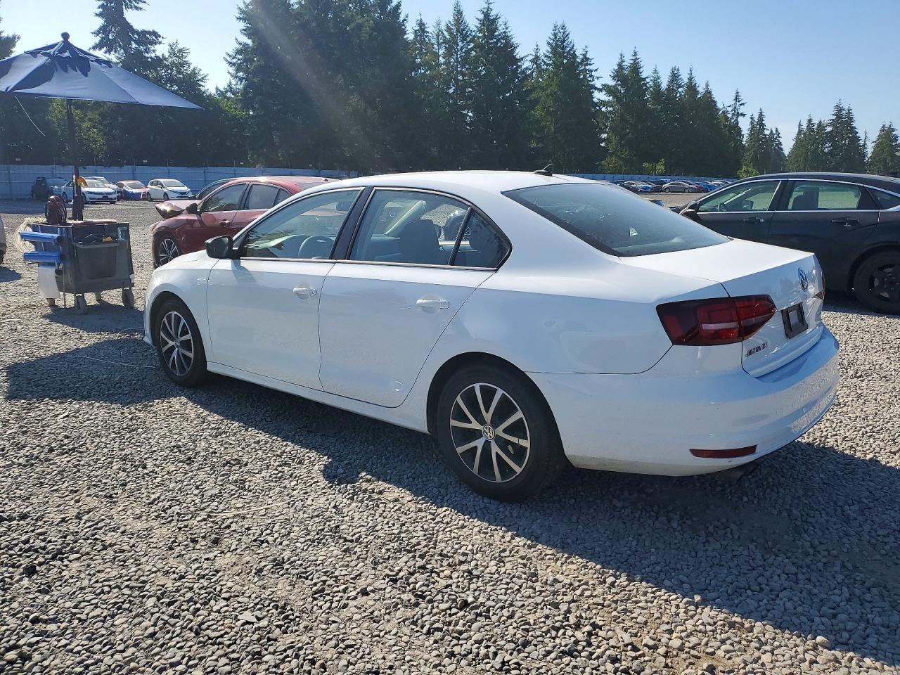2016 Volkswagen Jetta Se - Фото 2
