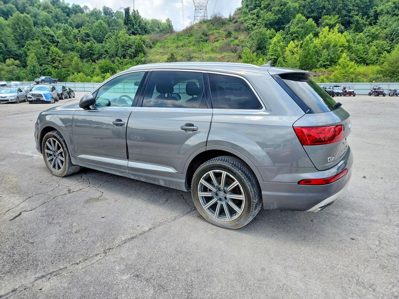 2017 Audi Q7 Premium Plus - Image 2