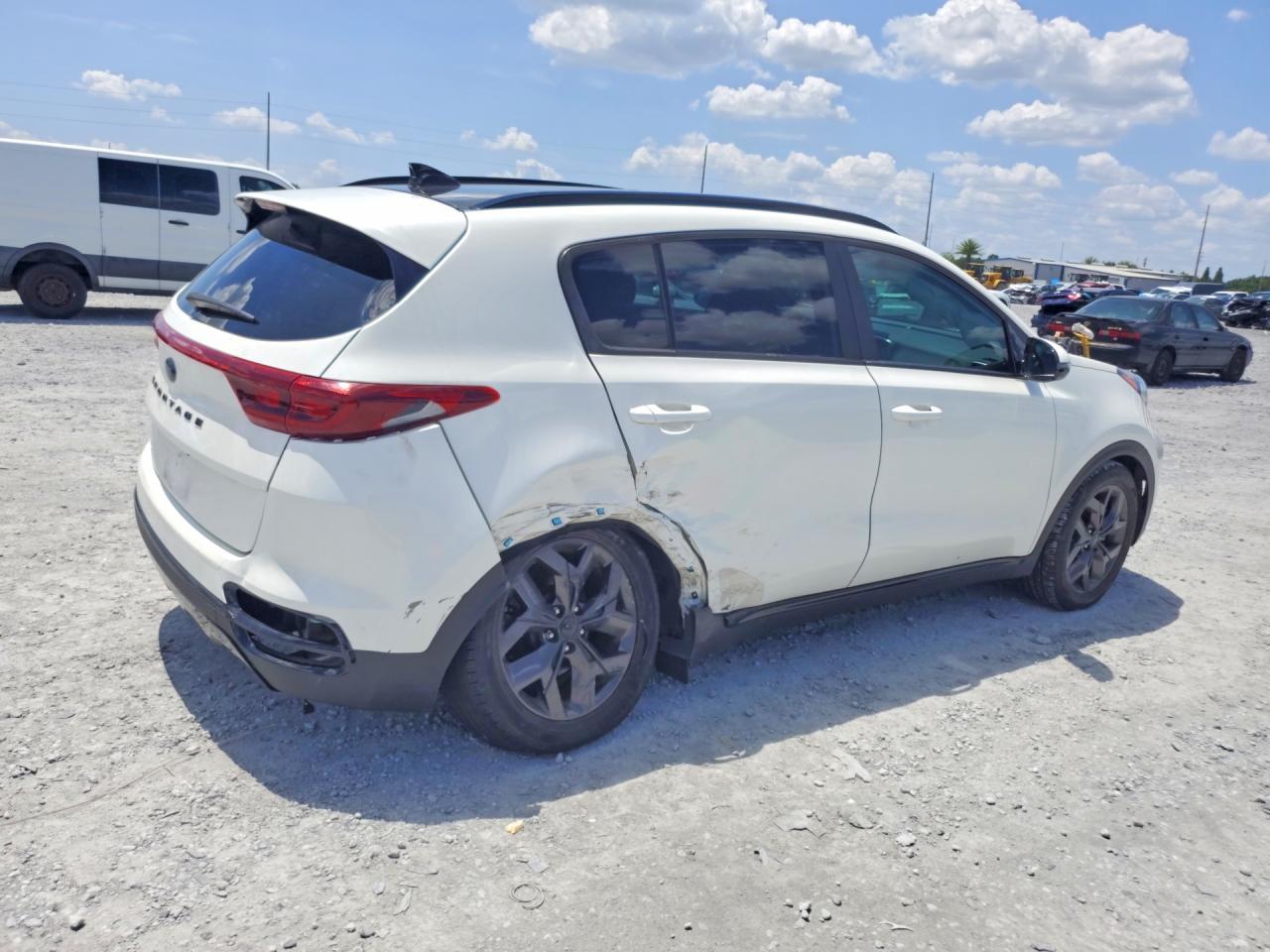 2022 Kia Sportage S - Image 3