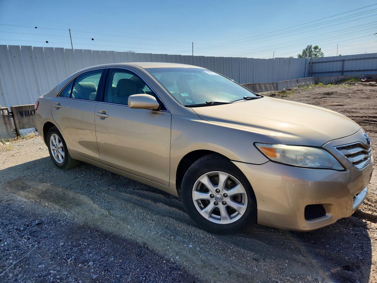 2011 Toyota Camry Le - Фото 4