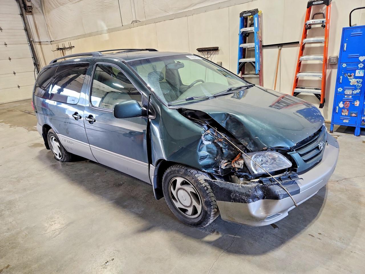 2001 Toyota Sienna Le - Фото 4