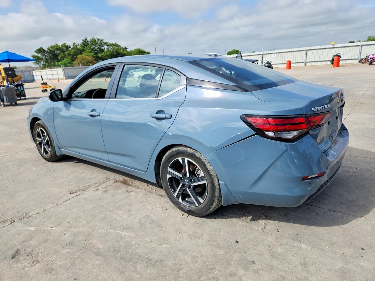 2025 Nissan Sentra Sv - Image 2