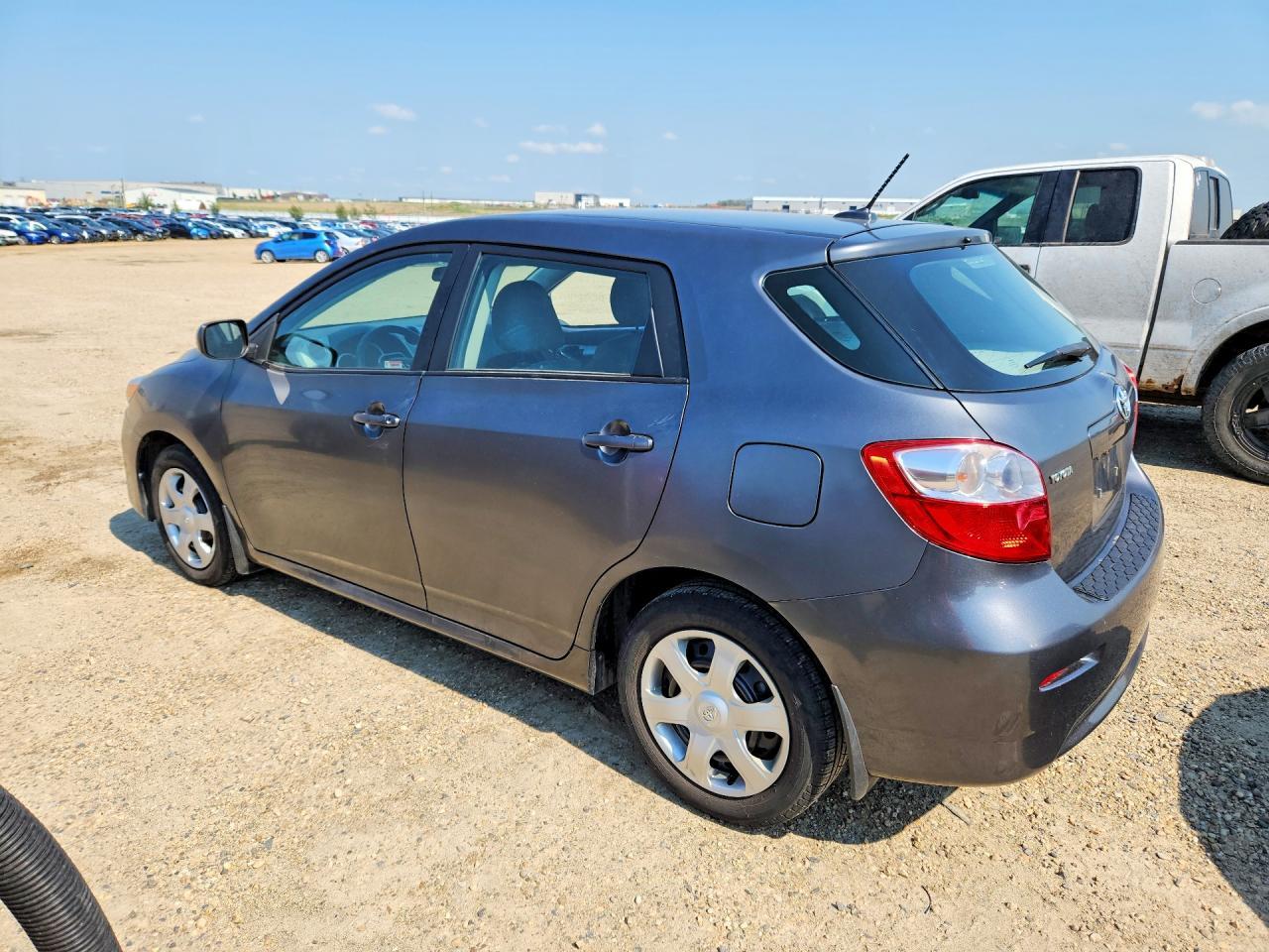 2010 Toyota Matrix Base - Фото 2