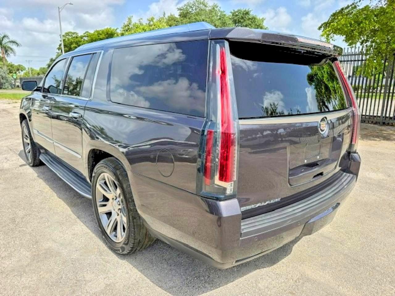 2015 Cadillac Escalade Esv Luxury - Фото 2