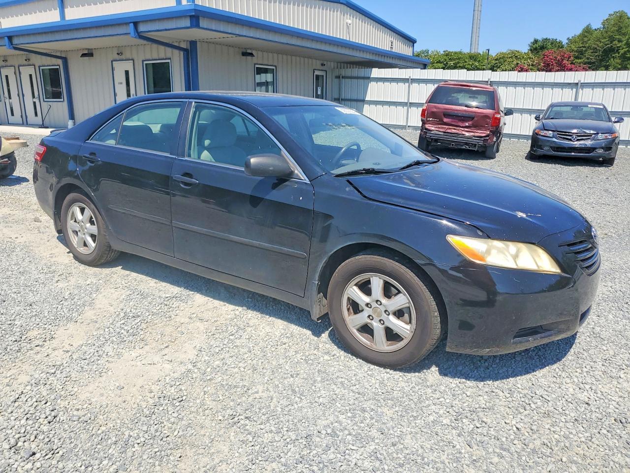 2009 Toyota Camry Le - Image 4