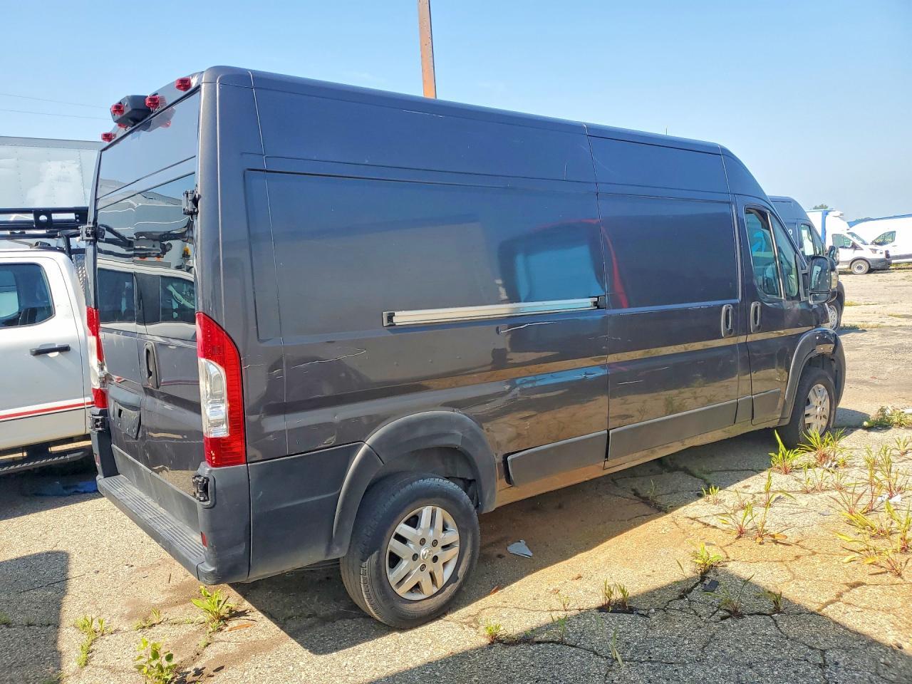 2019 Ram Promaster 2500 Delivery Van - Фото 3