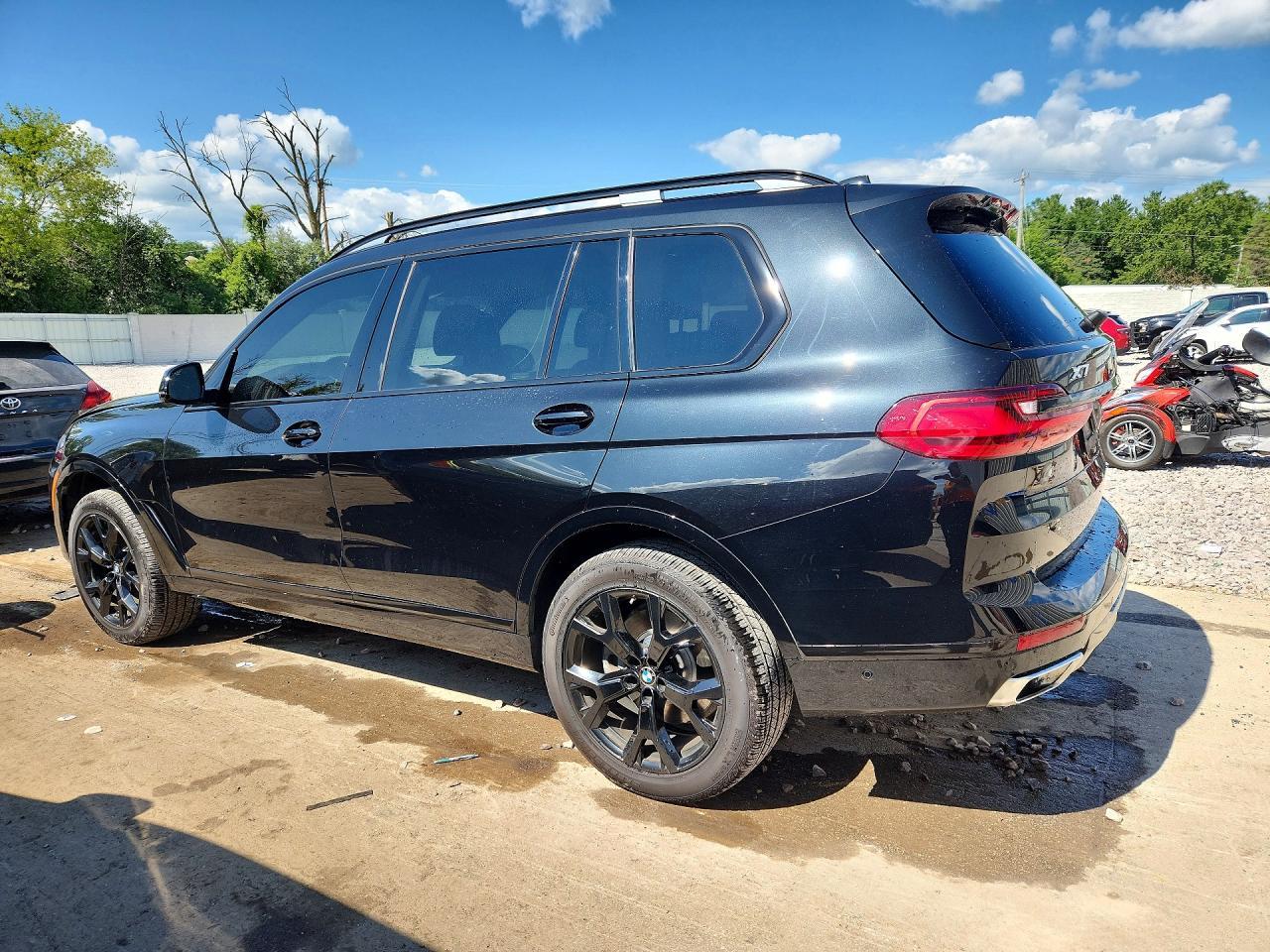 2020 BMW X7 xDrive40I - Фото 2