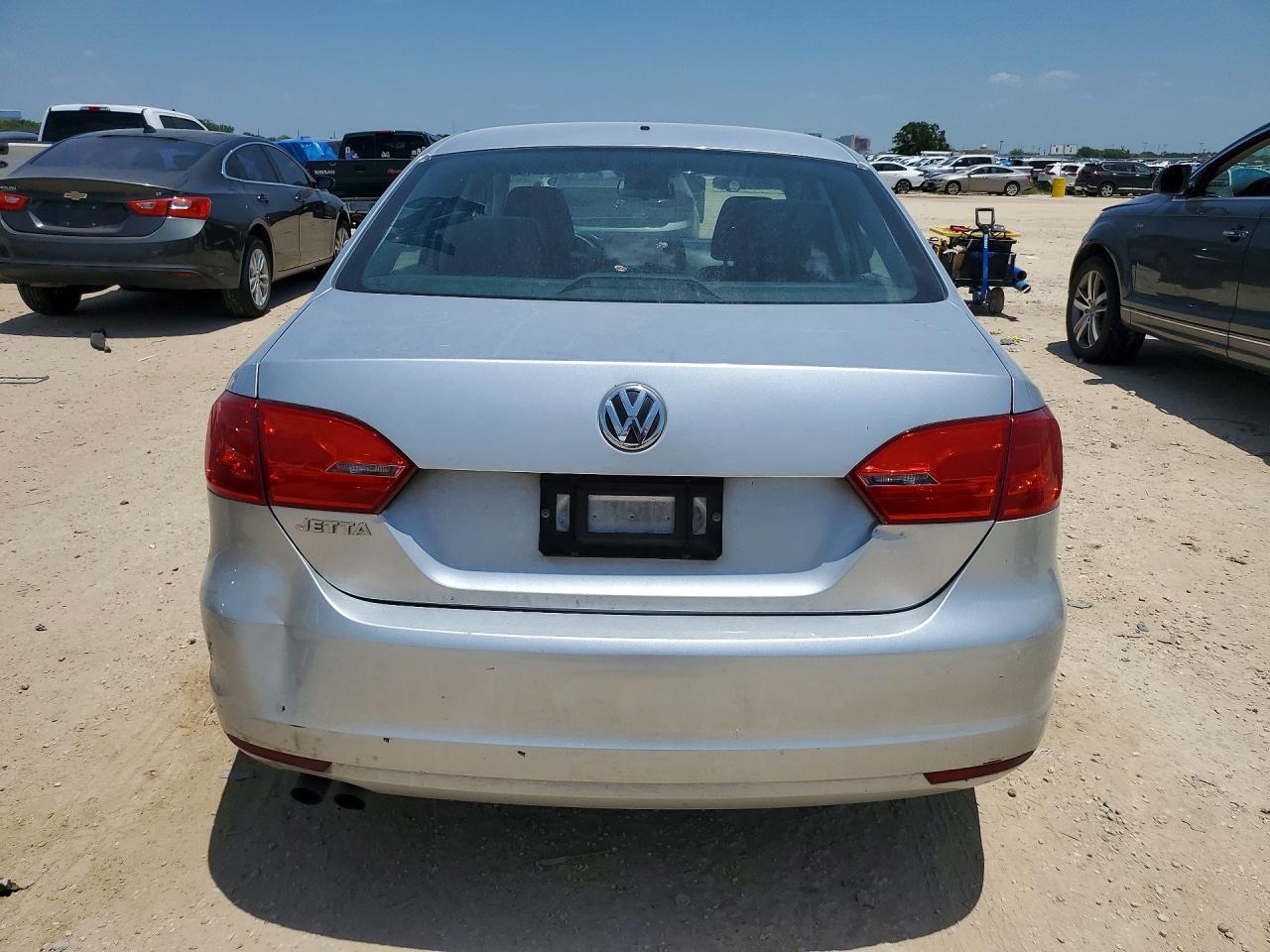 2014 Volkswagen Jetta - Image 6