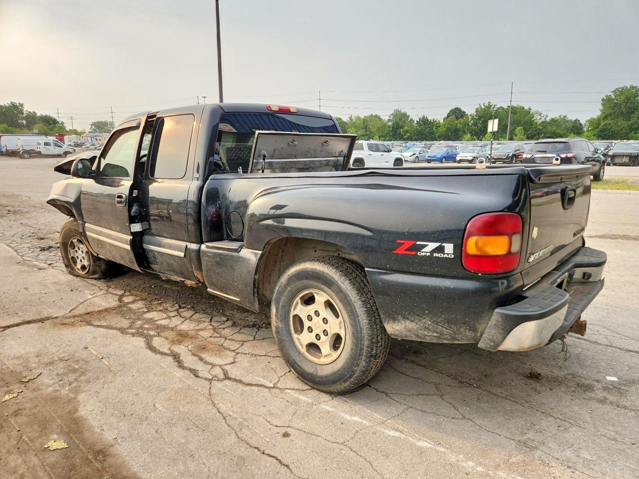2003 Chevrolet Silverado K1500 - Фото 2