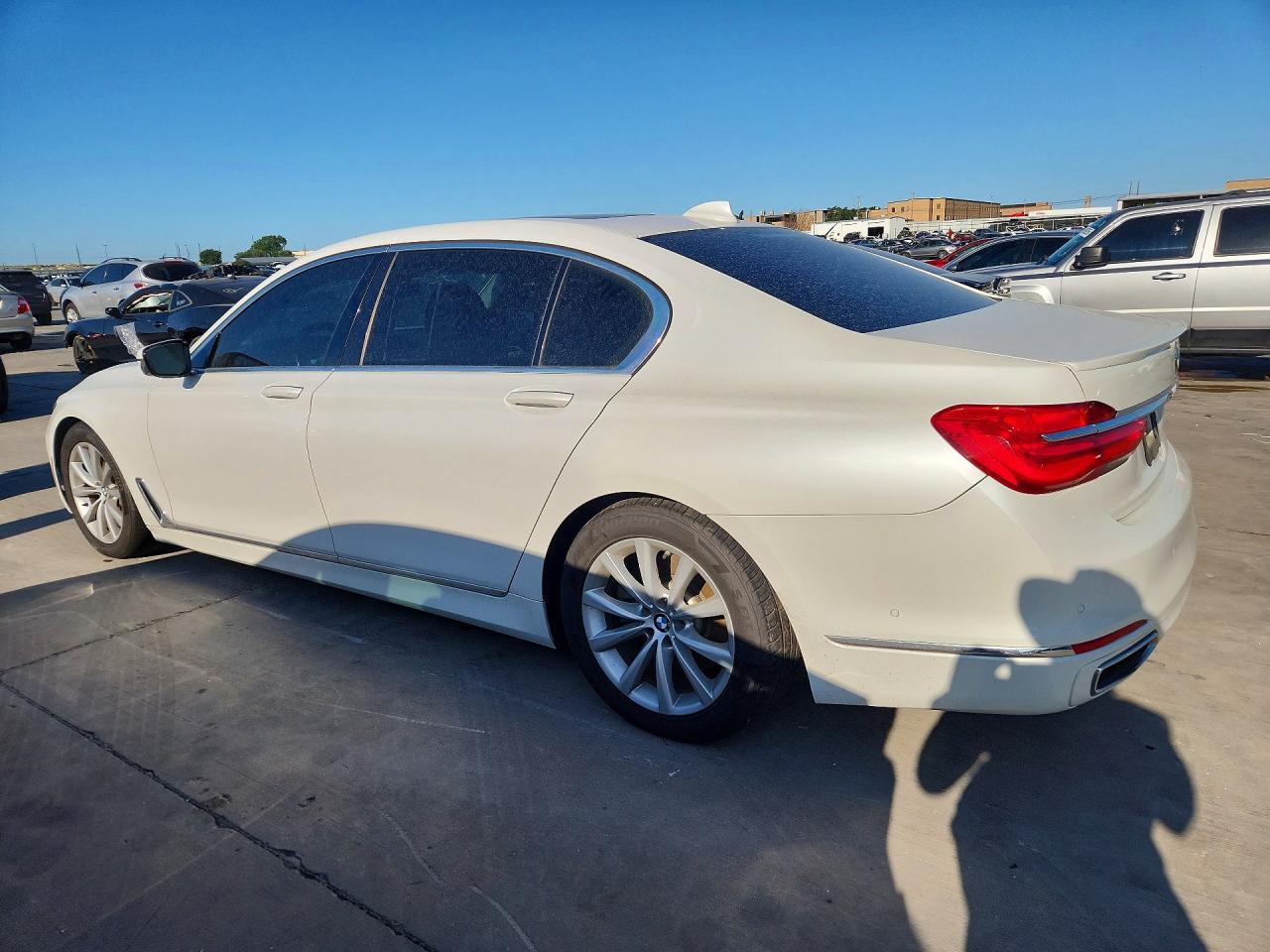 2019 BMW 740 I - Фото 2