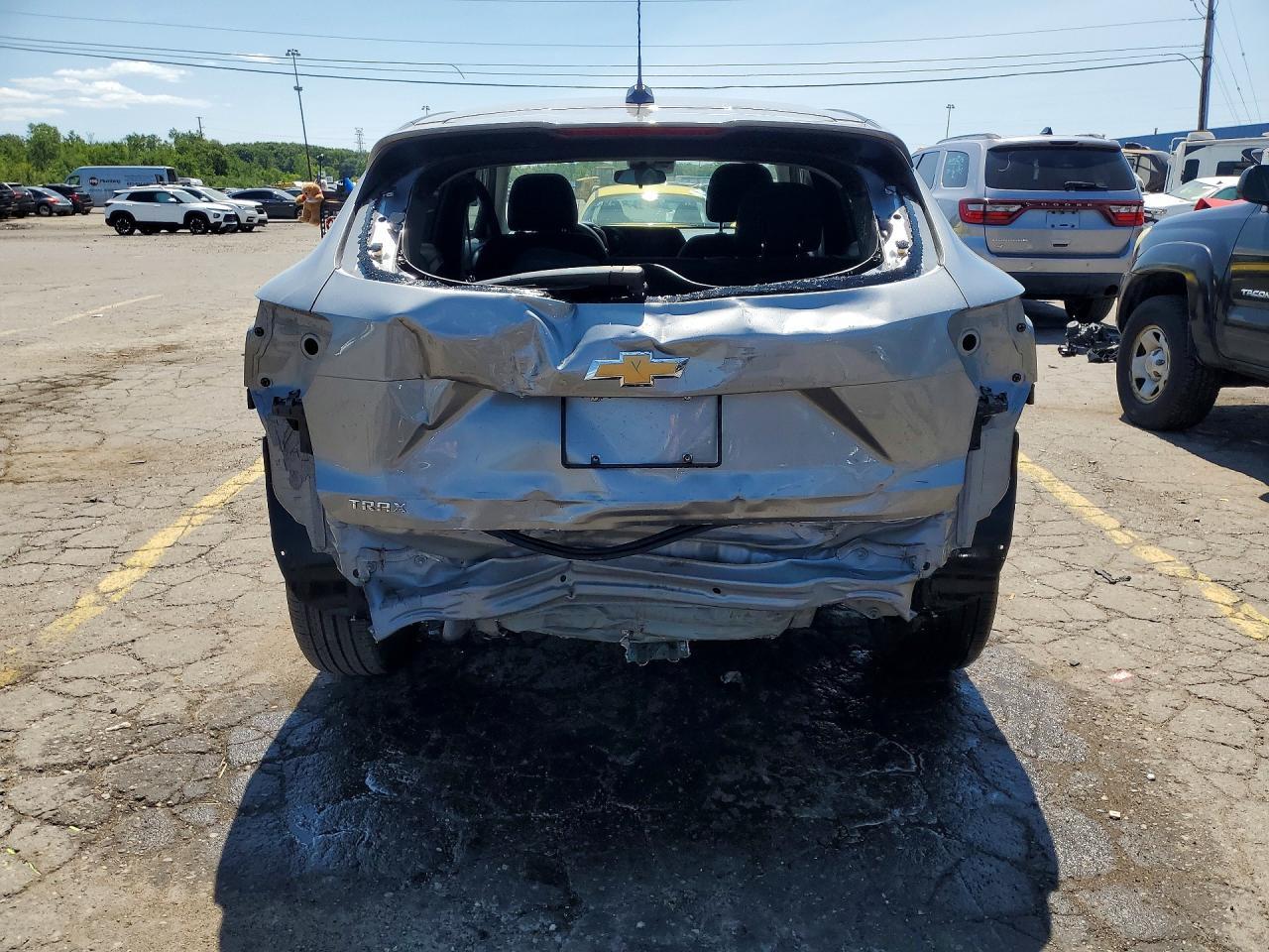 2024 Chevrolet Trax Ls - Фото 6