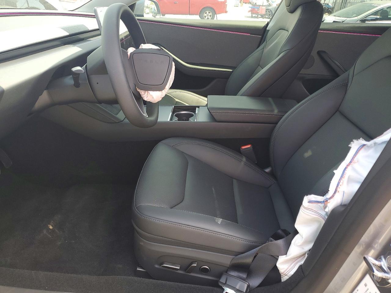 2026 Tesla Model 3 - Фото 7