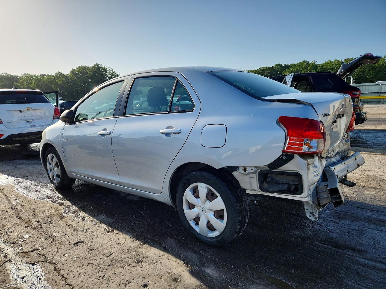 2008 Toyota Yaris Base - Фото 2