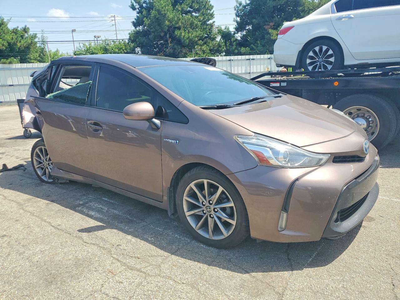 2017 Toyota Prius V Five - Фото 4