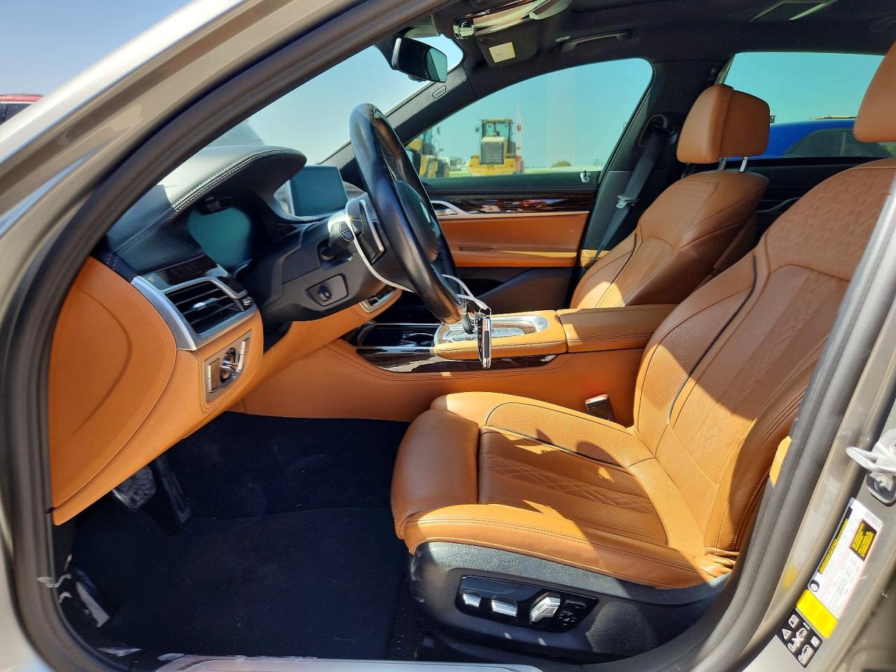 2021 BMW 750 Xi - Фото 7