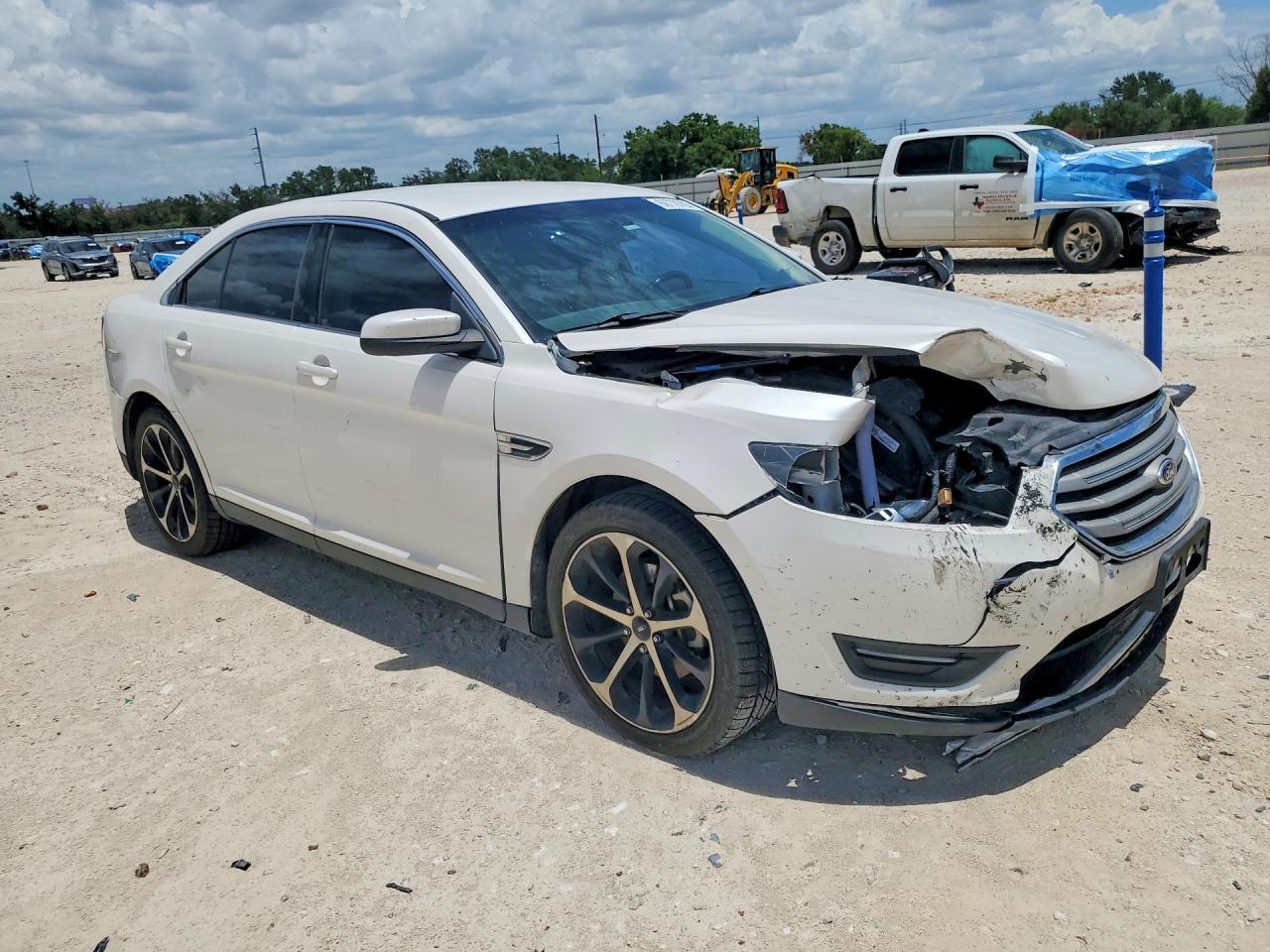 2015 Ford Taurus Sel - Фото 4