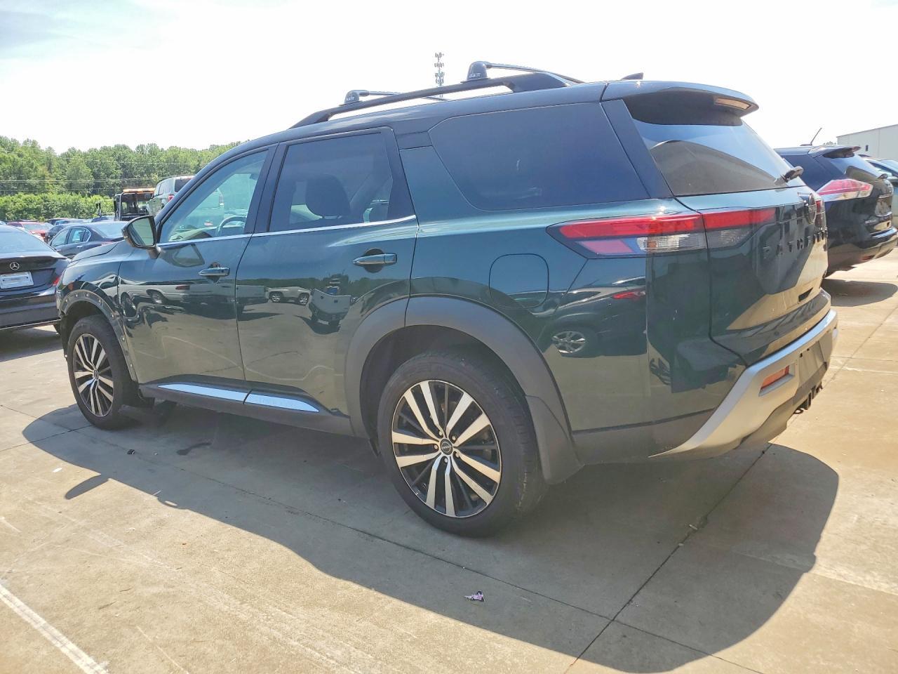 2024 Nissan Pathfinder Platinum - Фото 2