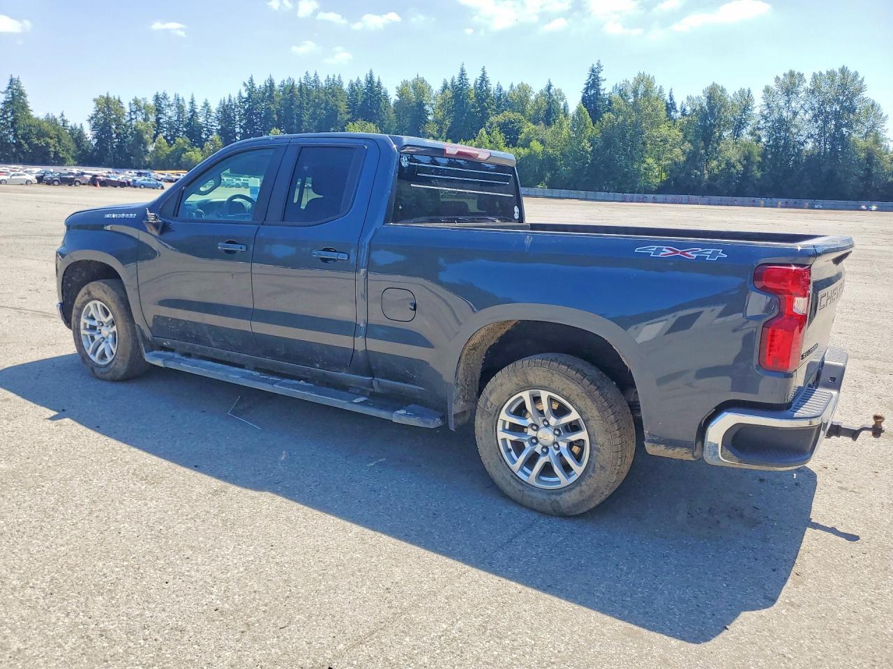 2020 Chevrolet Silverado K1500 Lt - Image 2