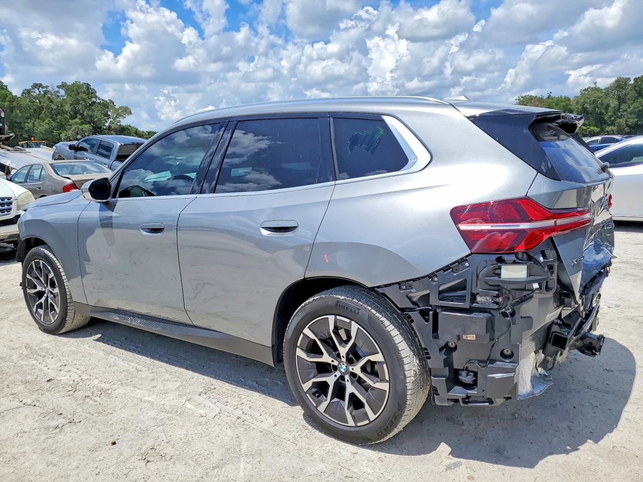 2025 BMW X3 30 xDrive - Фото 2