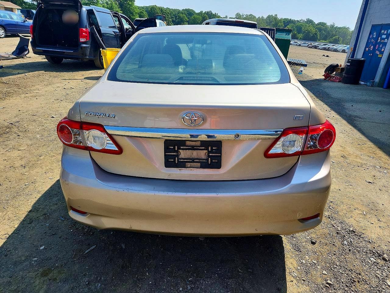 2011 Toyota Corolla Le - Image 6