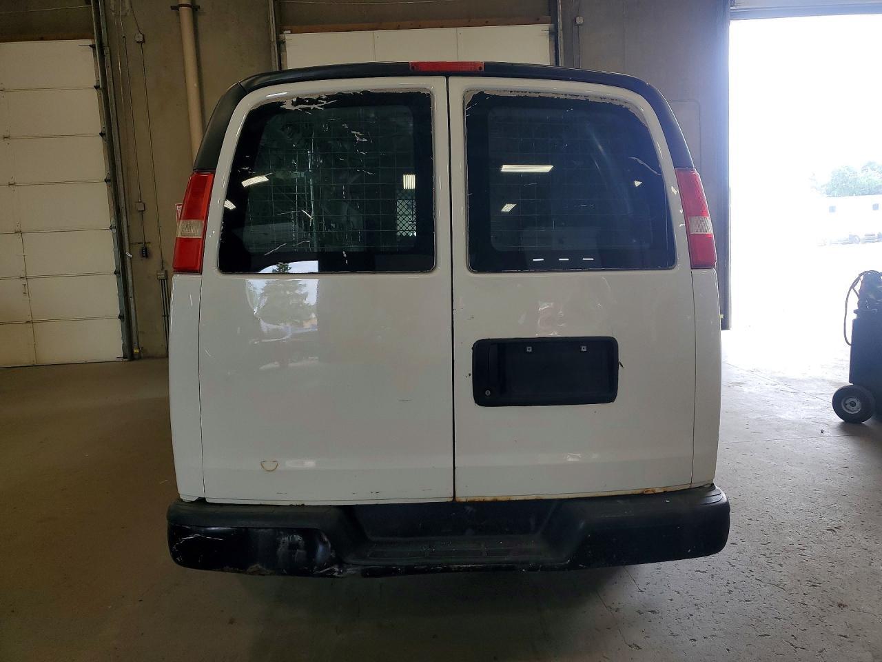 2012 Chevrolet Express G1500 - Фото 6