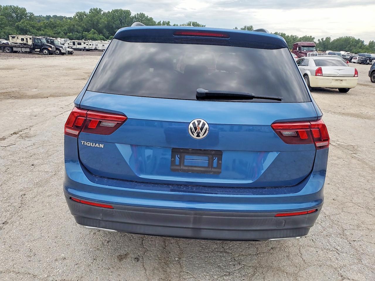 2019 Volkswagen Tiguan S - Фото 6