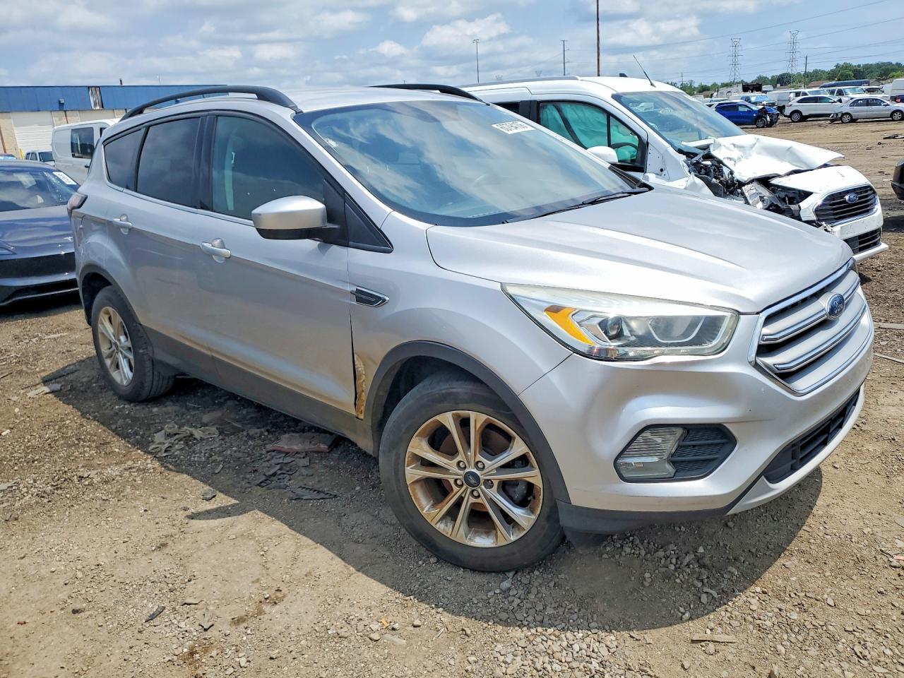 2017 Ford Escape Se - Фото 4