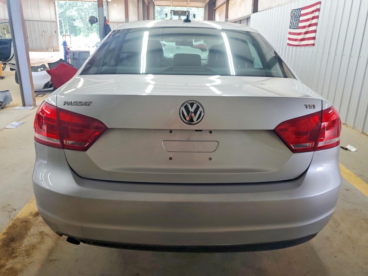 2015 Volkswagen Passat S - Фото 6