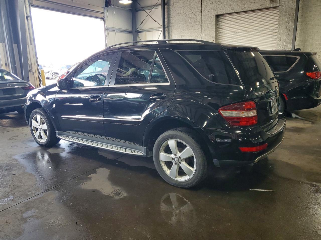 2010 Mercedes-Benz Ml 350 4Matic - Image 2