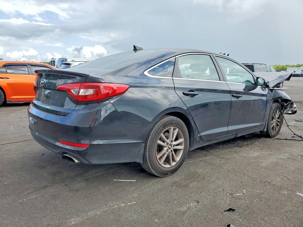 2017 Hyundai Sonata Se - Image 3