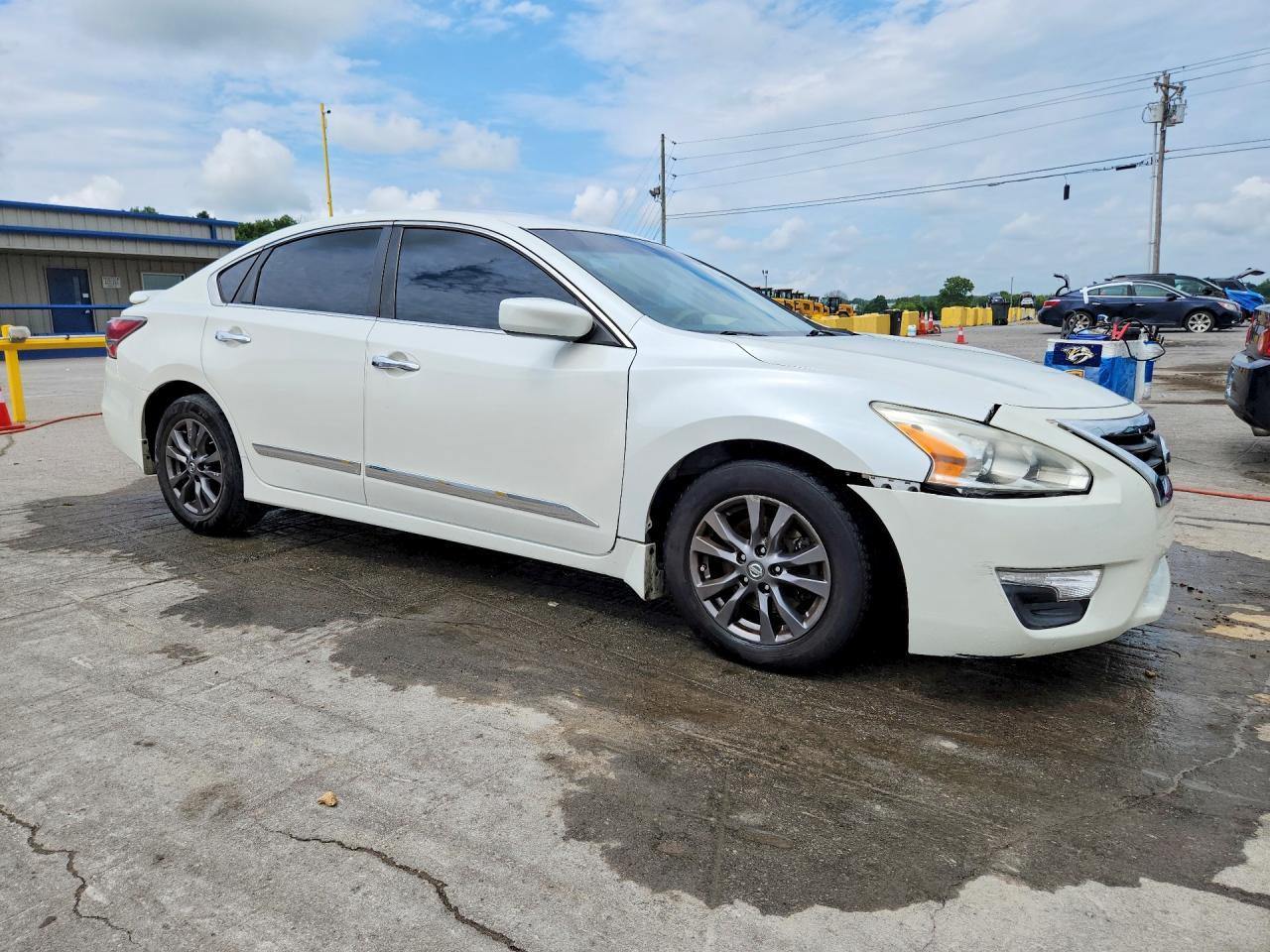 2015 Nissan Altima 2.5 S - Image 4