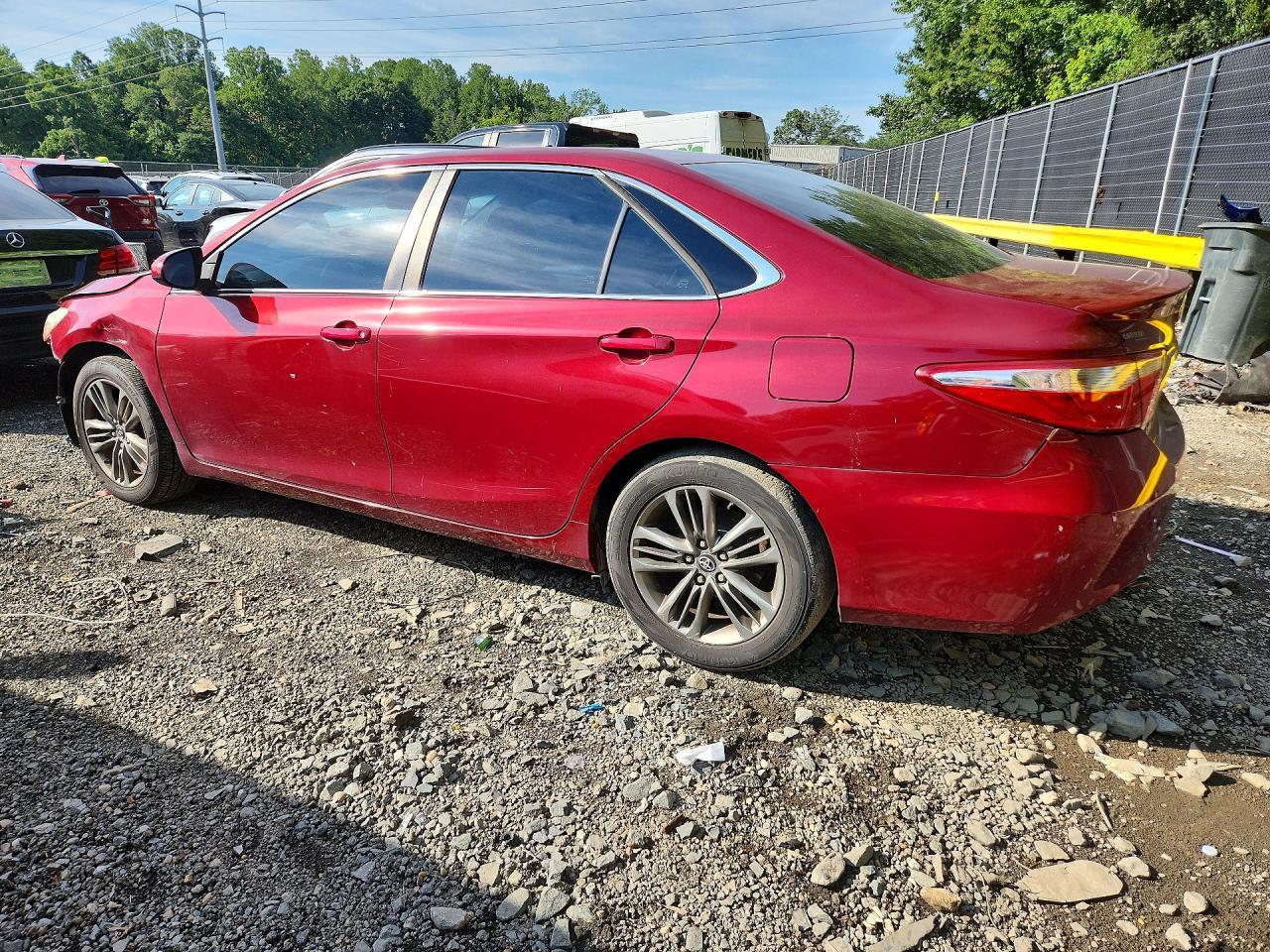 2017 Toyota Camry Se - Image 2