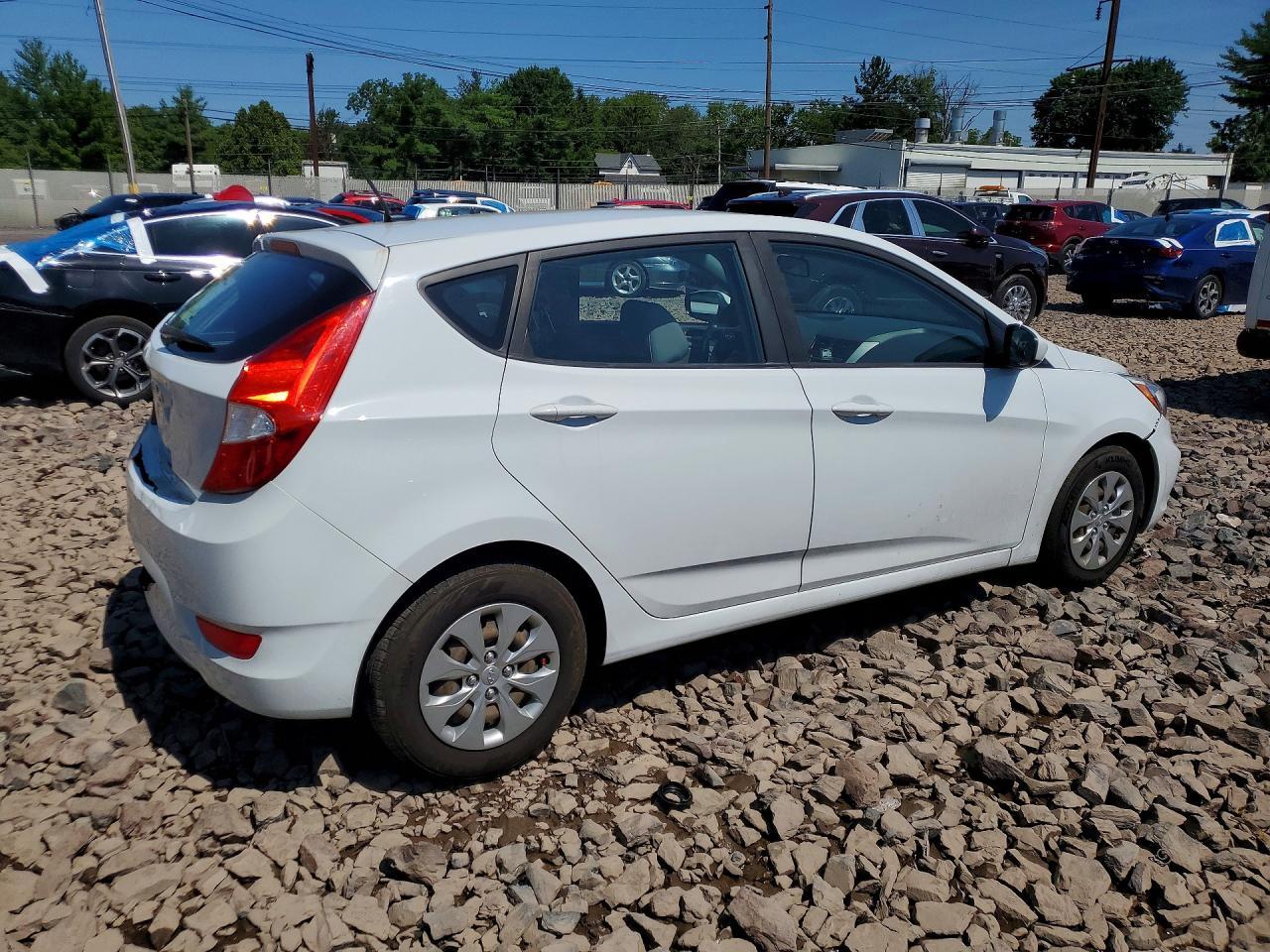 2017 Hyundai Accent Se - Фото 3