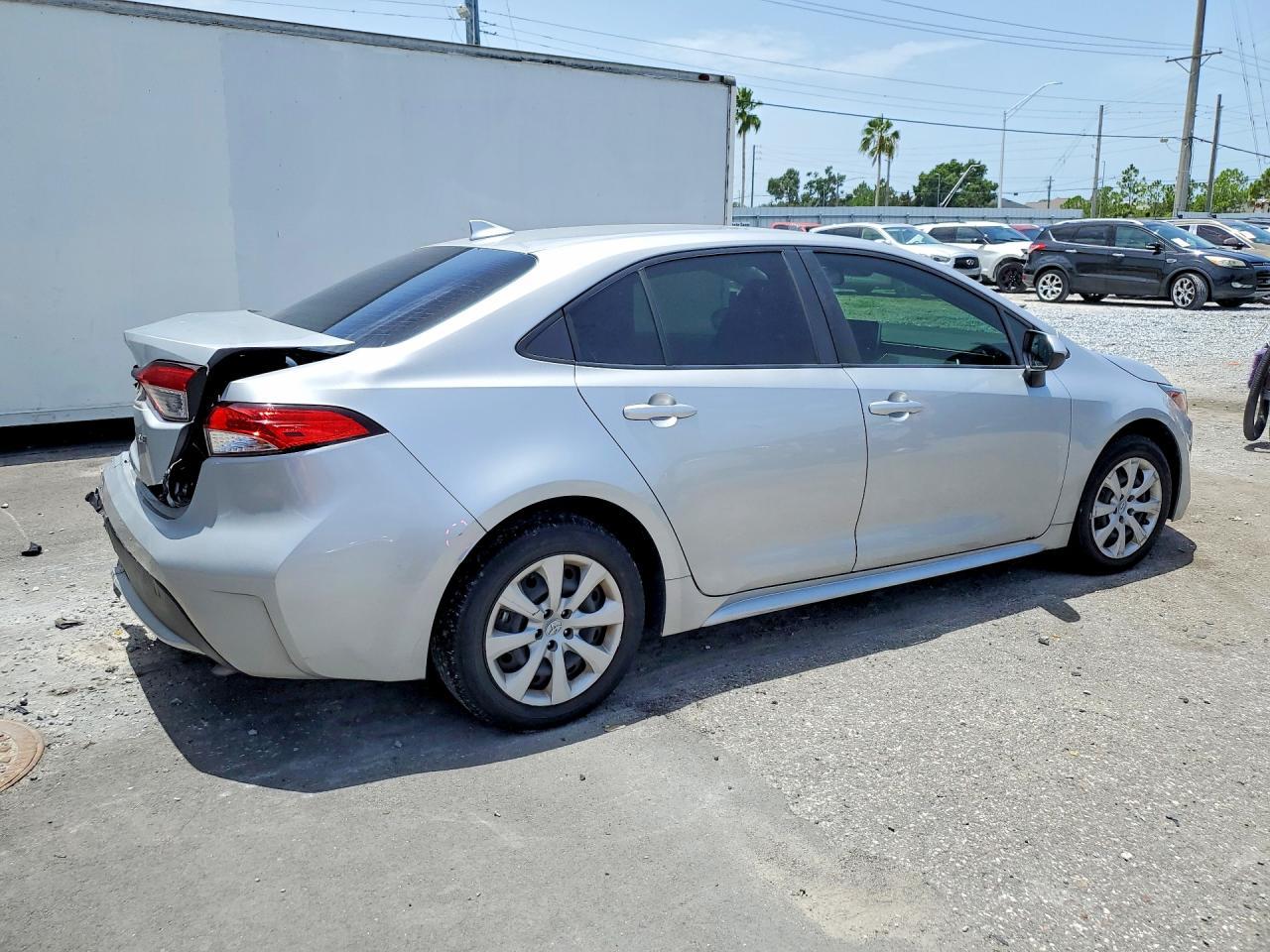 2021 Toyota Corolla Le - Фото 3