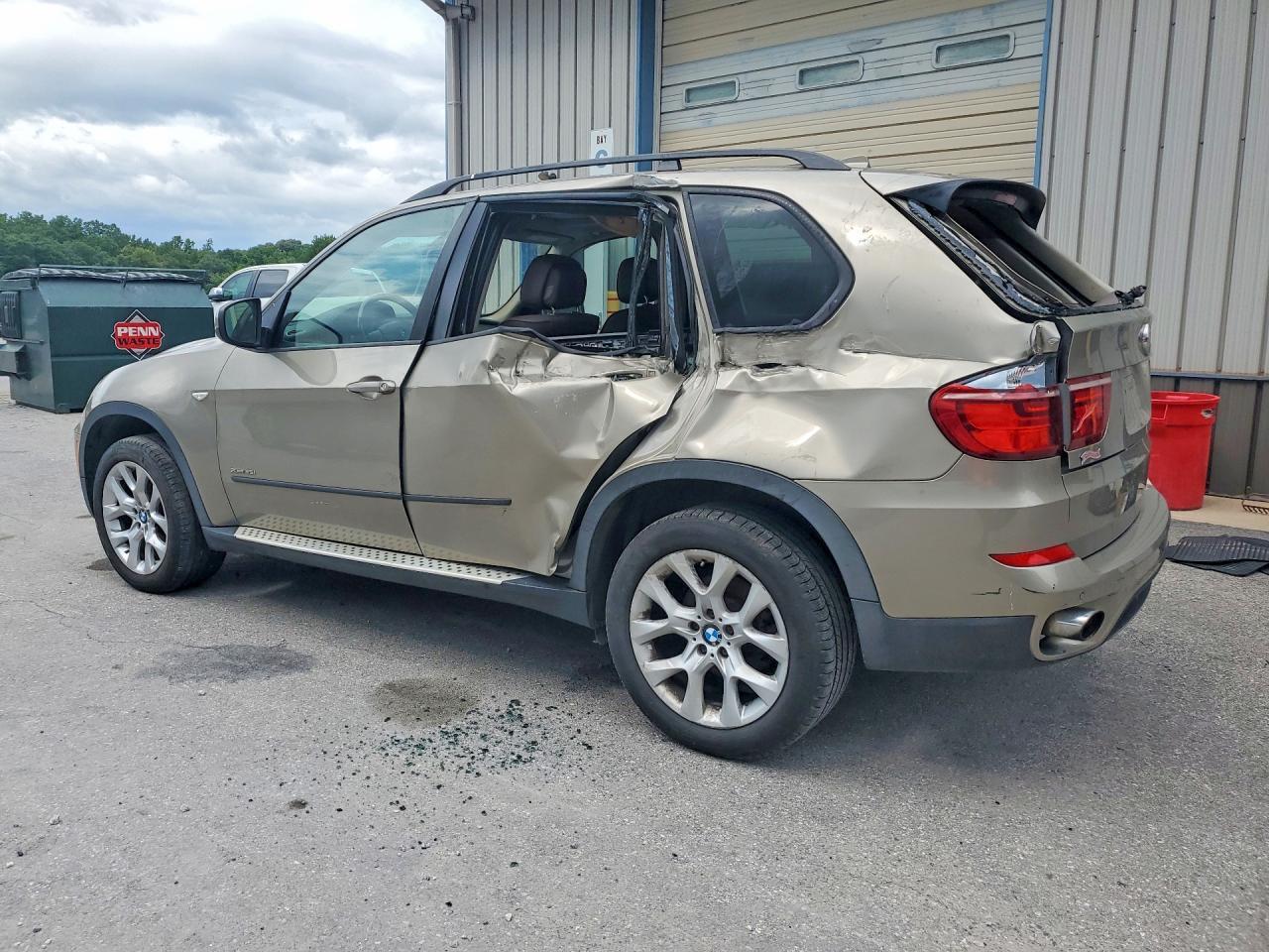 2011 BMW X5 xDrive35I - Image 2