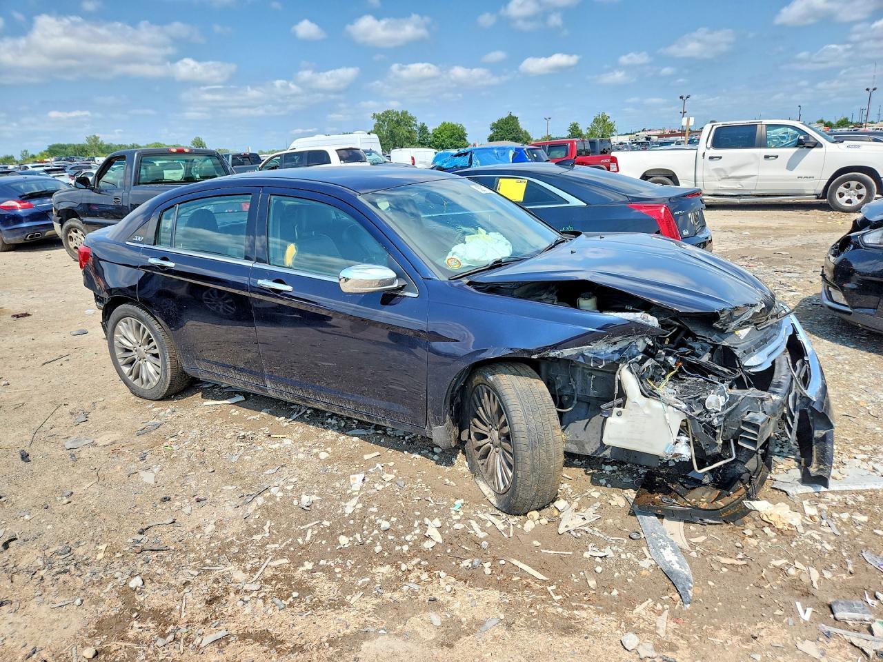 2012 Chrysler 200 Limited - Image 4