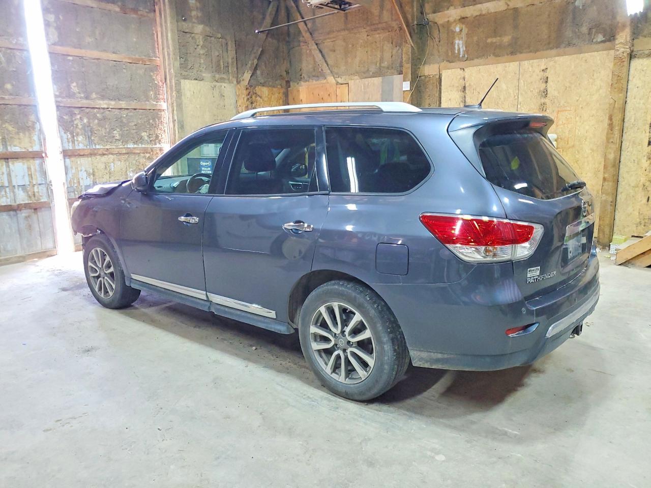 2014 Nissan Pathfinder Sl - Image 2
